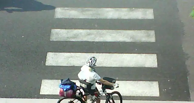 Tra auto, bici e pedoni c'è bisogno di buonsenso