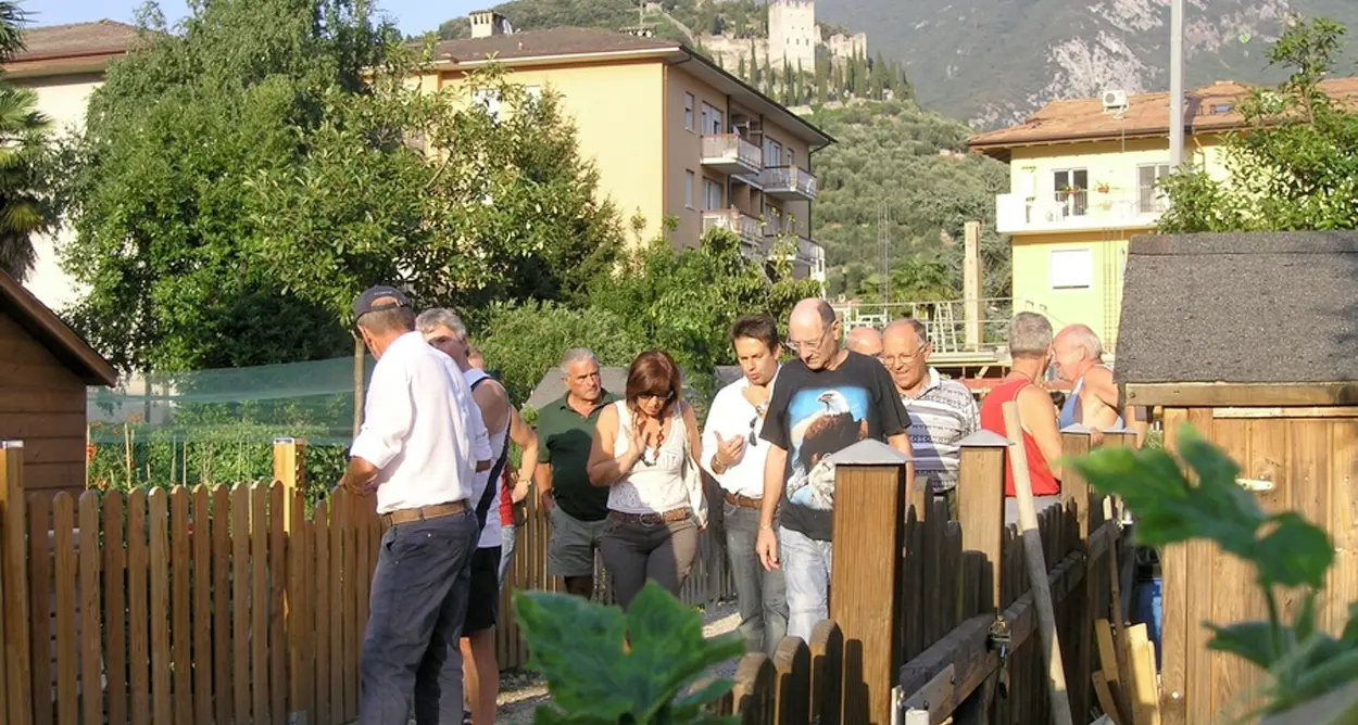 Acqua razionata agli orti comunali, le proteste dei pensionati