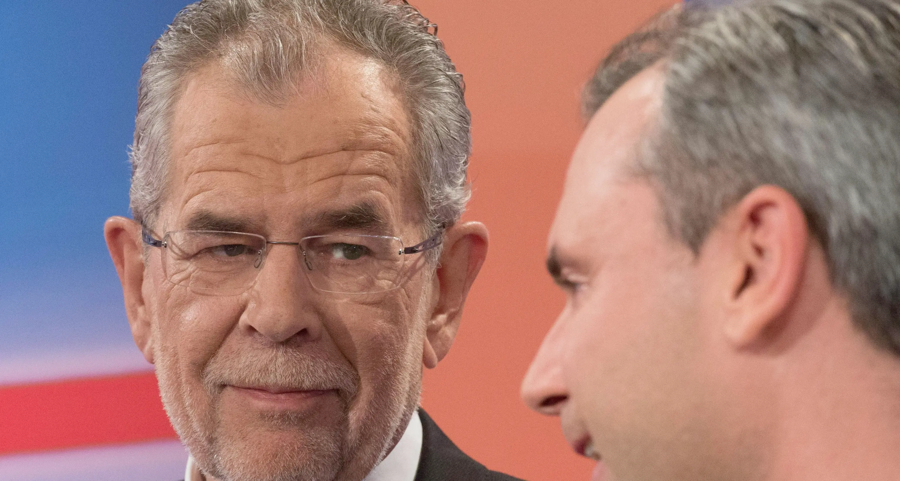 Presidenziali, testa a testa in Austria Lieve vantaggio per Van der Bellen
