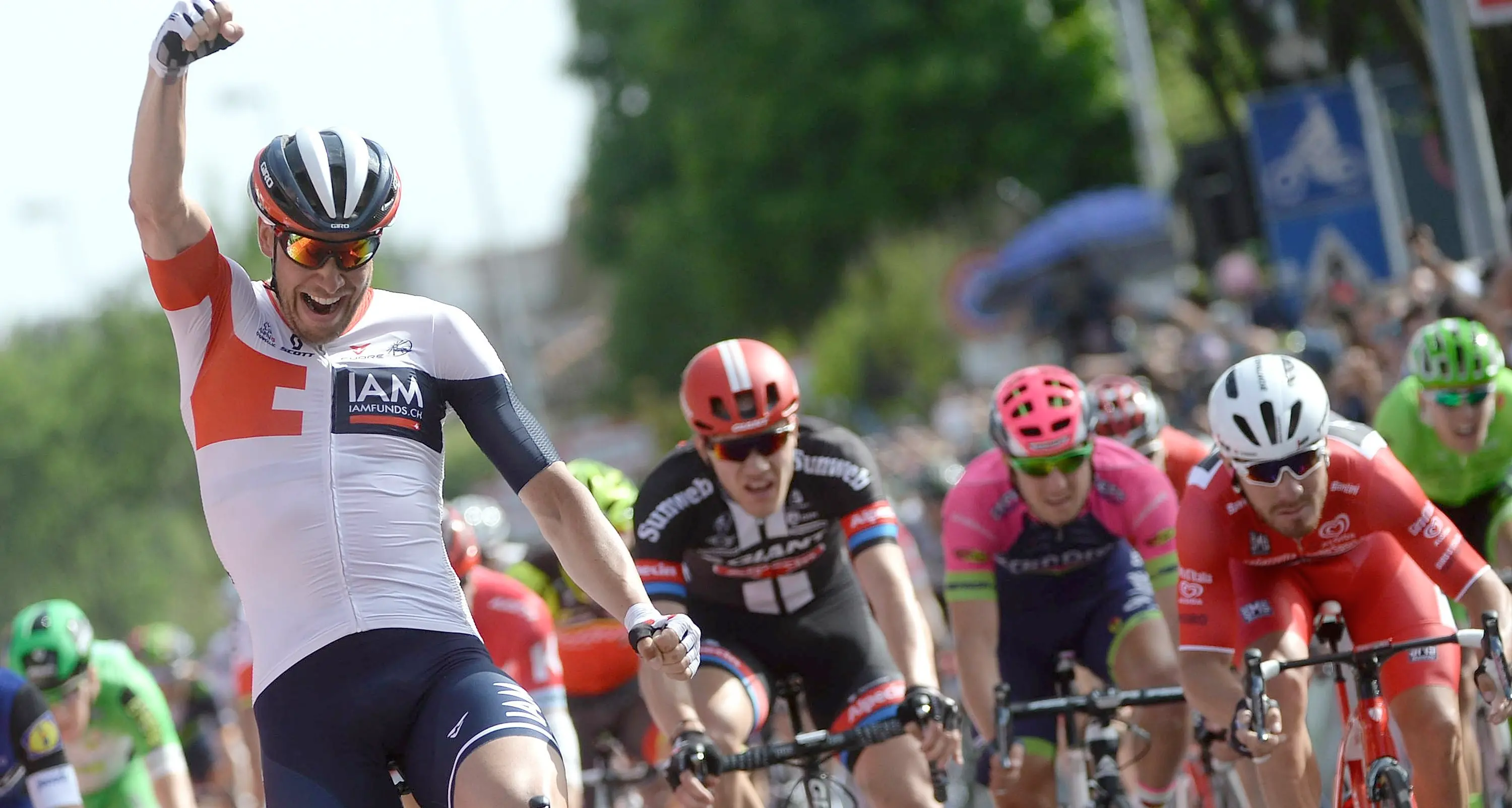 Giro, Kluge anticipa la volata e s'impone a Cassano d'Adda
