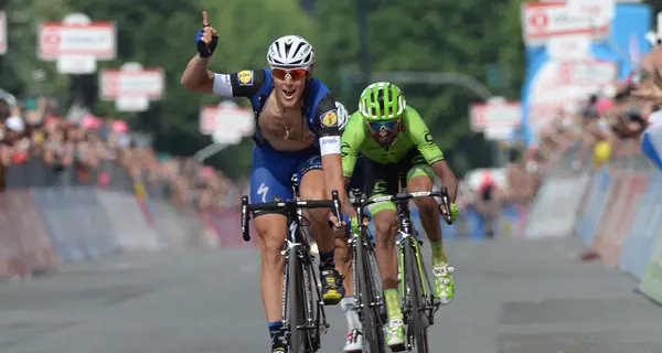 Giro, Matteo Trentin, rimonta imperiale sul traguardo di Pinerolo