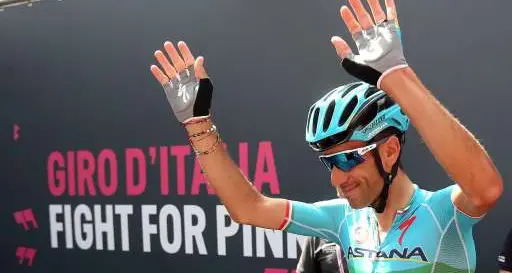 Giro, Nibali vince a Risoul Chaves nuova maglia rosa