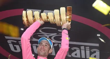 Giro d'Italia 2016, Nibali passerella trionfale a Torino