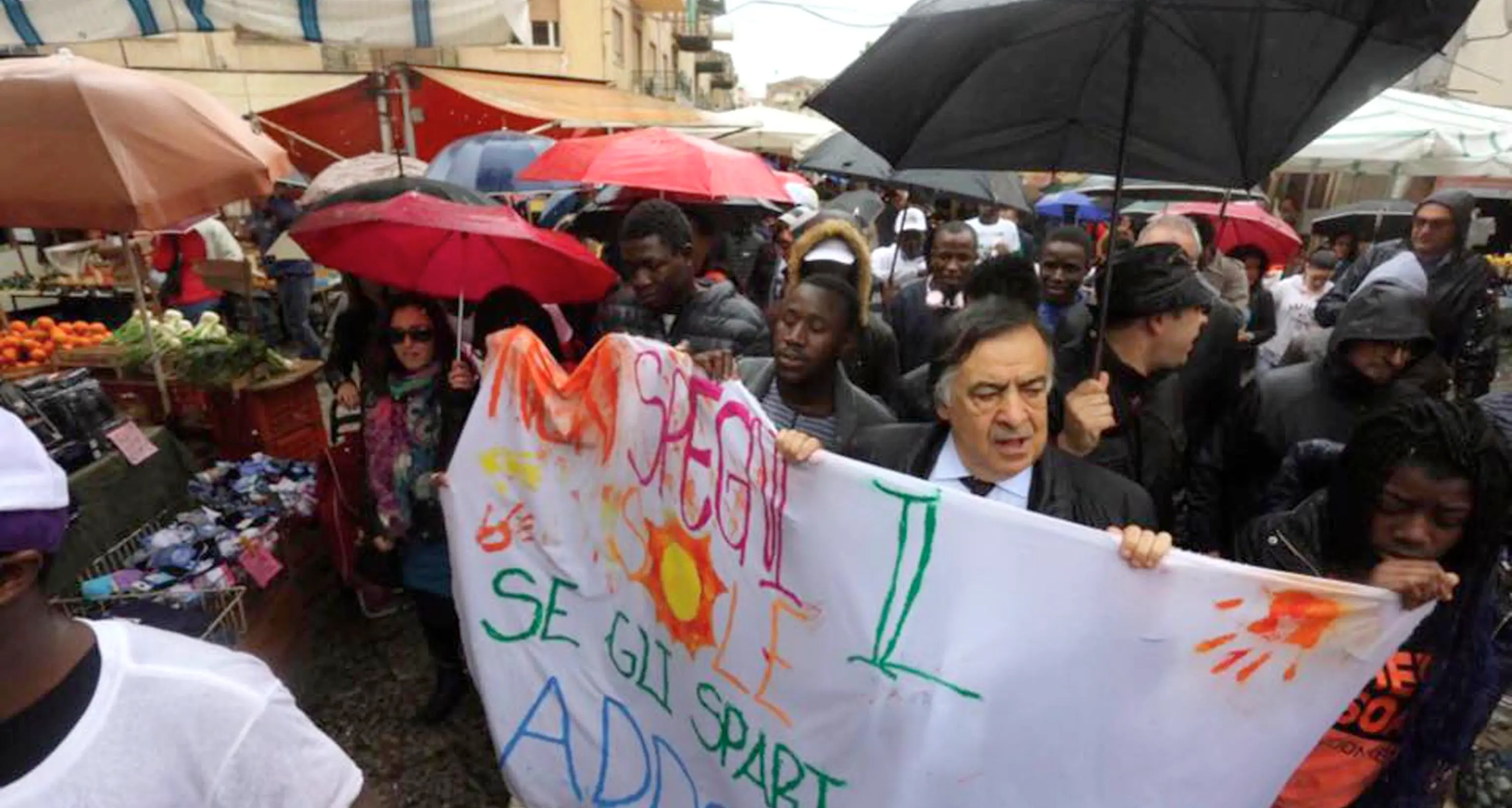Migrante ferito a Palermo Solidarietà dei cittadini
