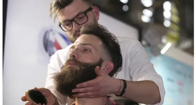 Barba, tutte le tendenze. E per curarla si va dal barbiere