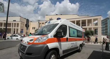 Madre è in overdose, bimba chiama 118