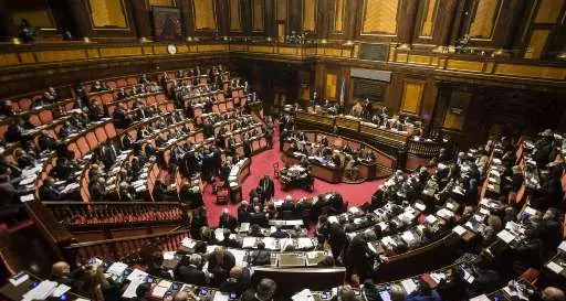 Caos Unioni civili: Pd chiede una pausa di riflessione
