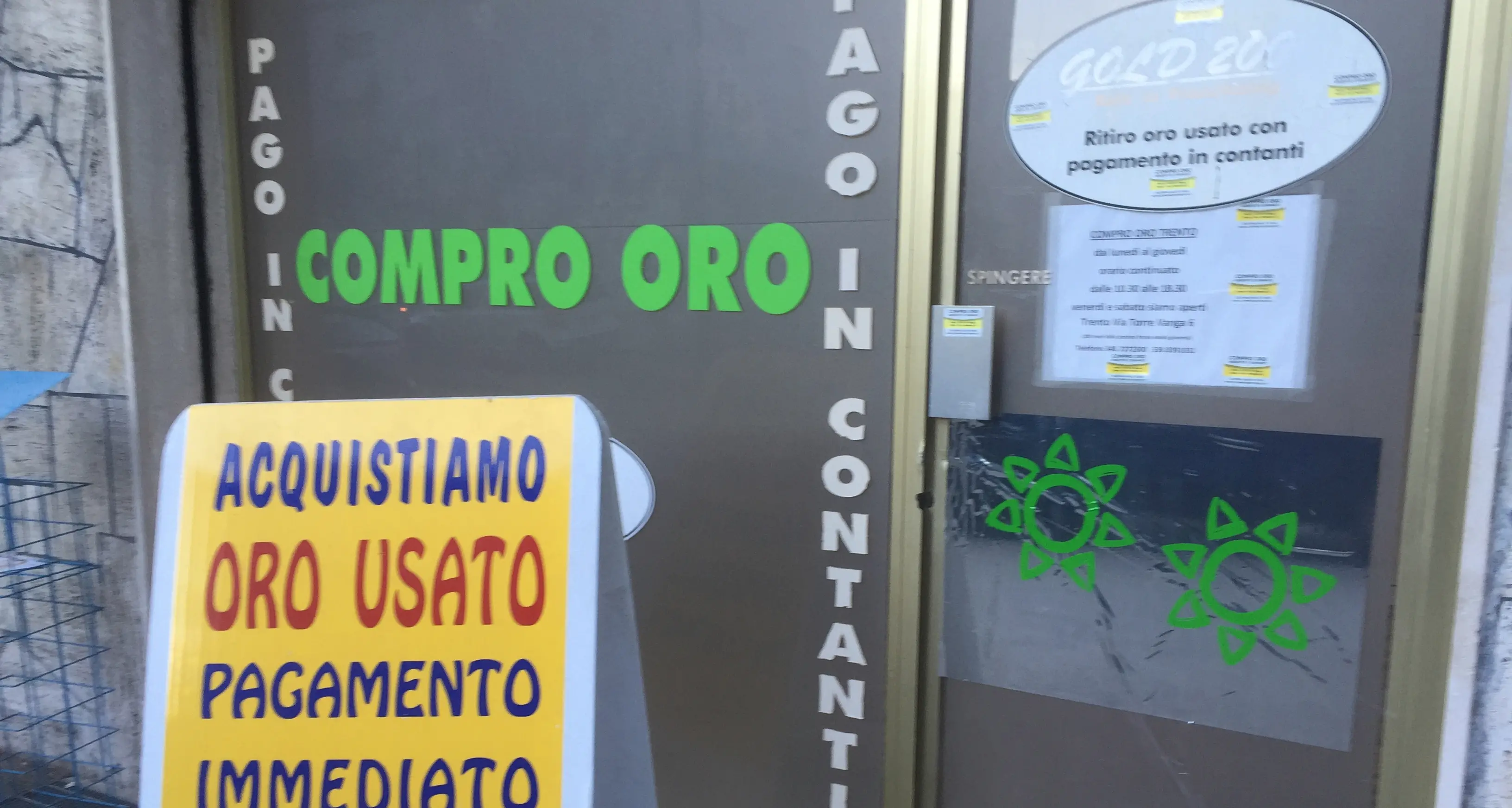 Riecco i ladri in via Matteotti Porta rotta al «Compro Oro»