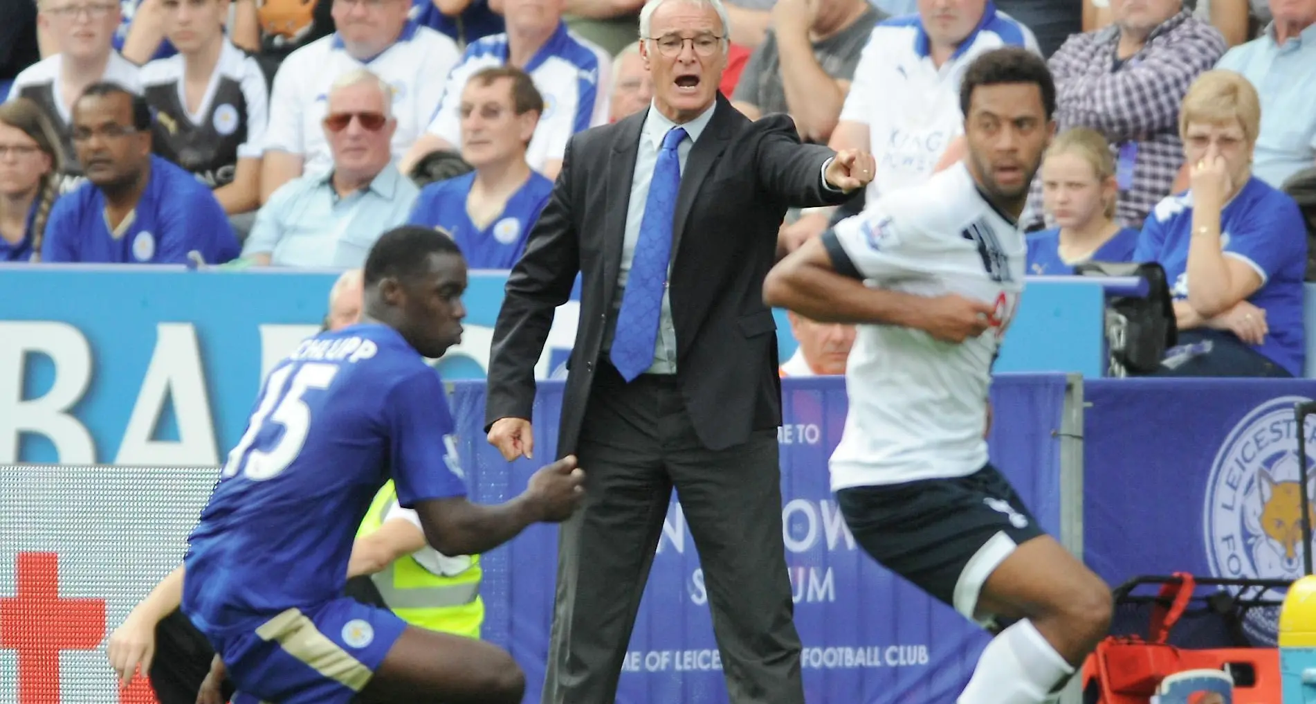 Premier League, United ok Leicester travolto 4 a 1