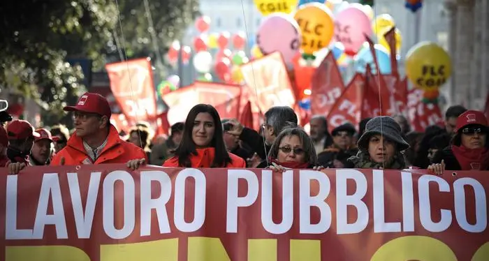 Statali, firmato l'accordo I comparti saranno quattro