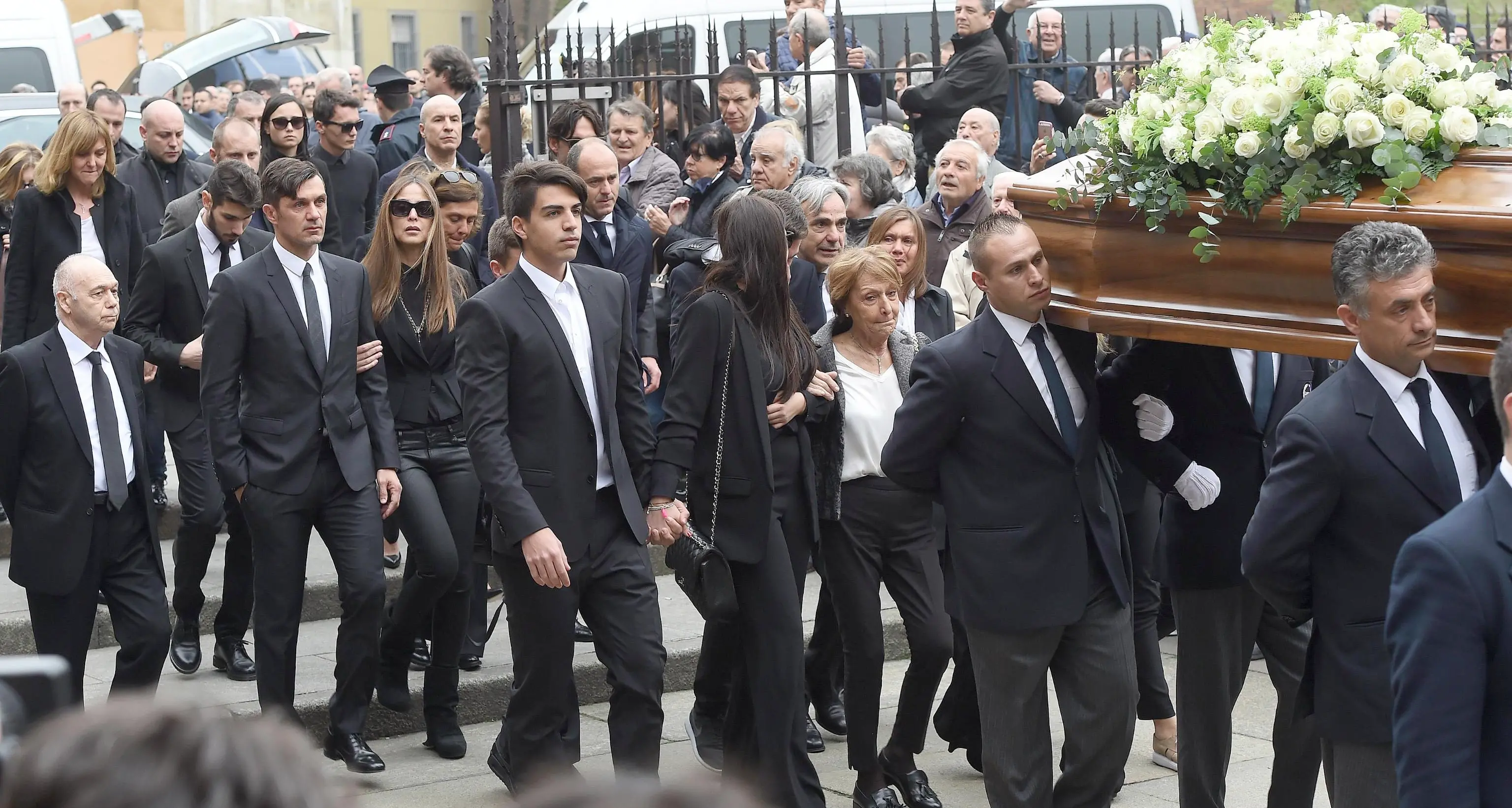 Il calcio saluta Cesare Maldini Oltre mille persone ai funerali