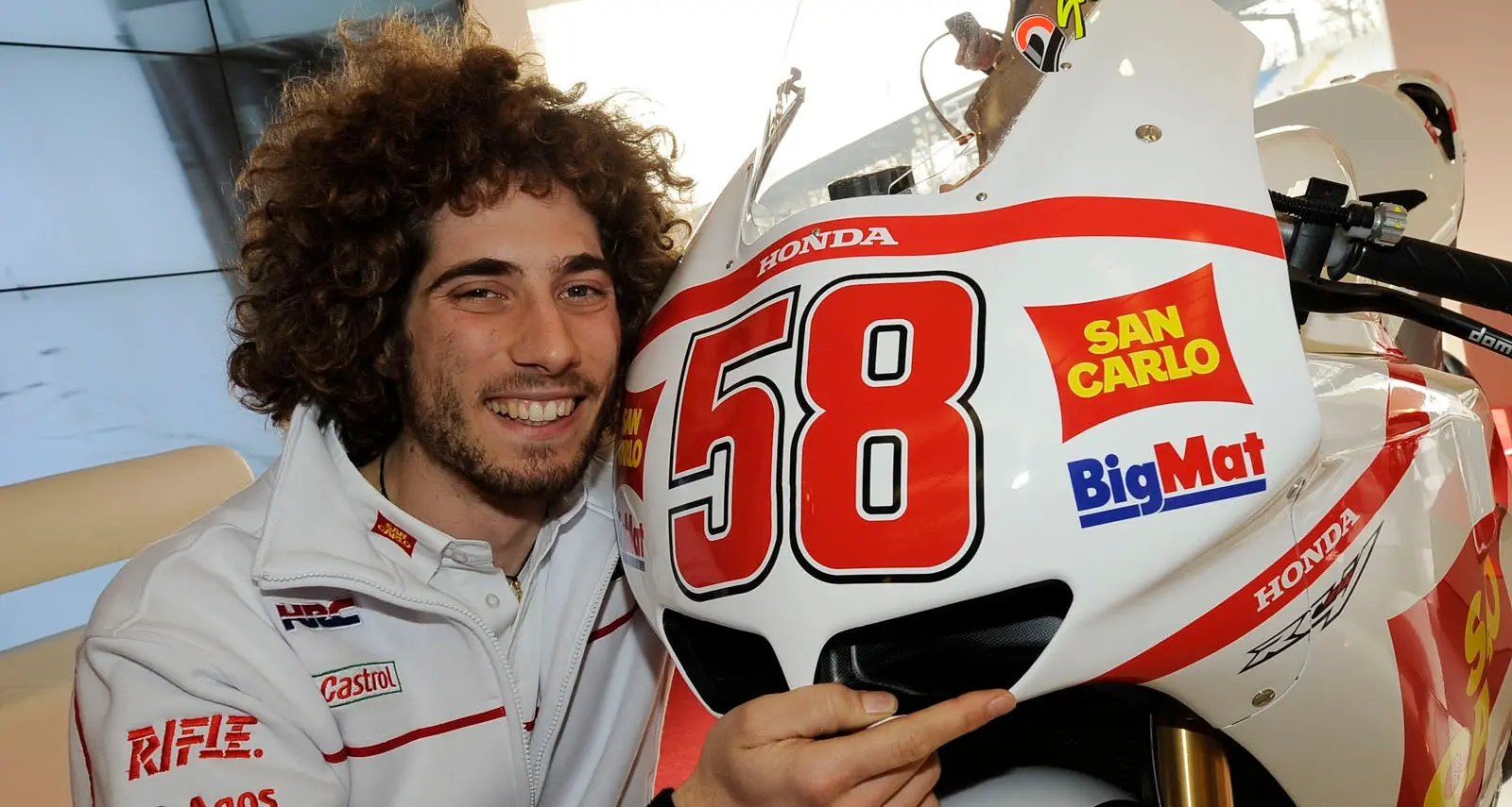 MotoGp, torna a casa il guanto di Marco Simoncelli