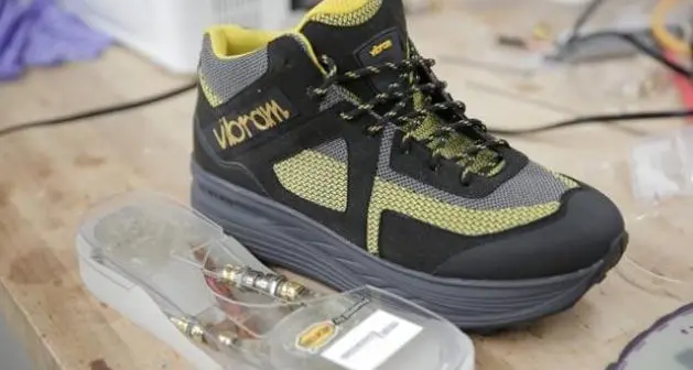 Vibram prepara la scarpa che ricarica il telefono