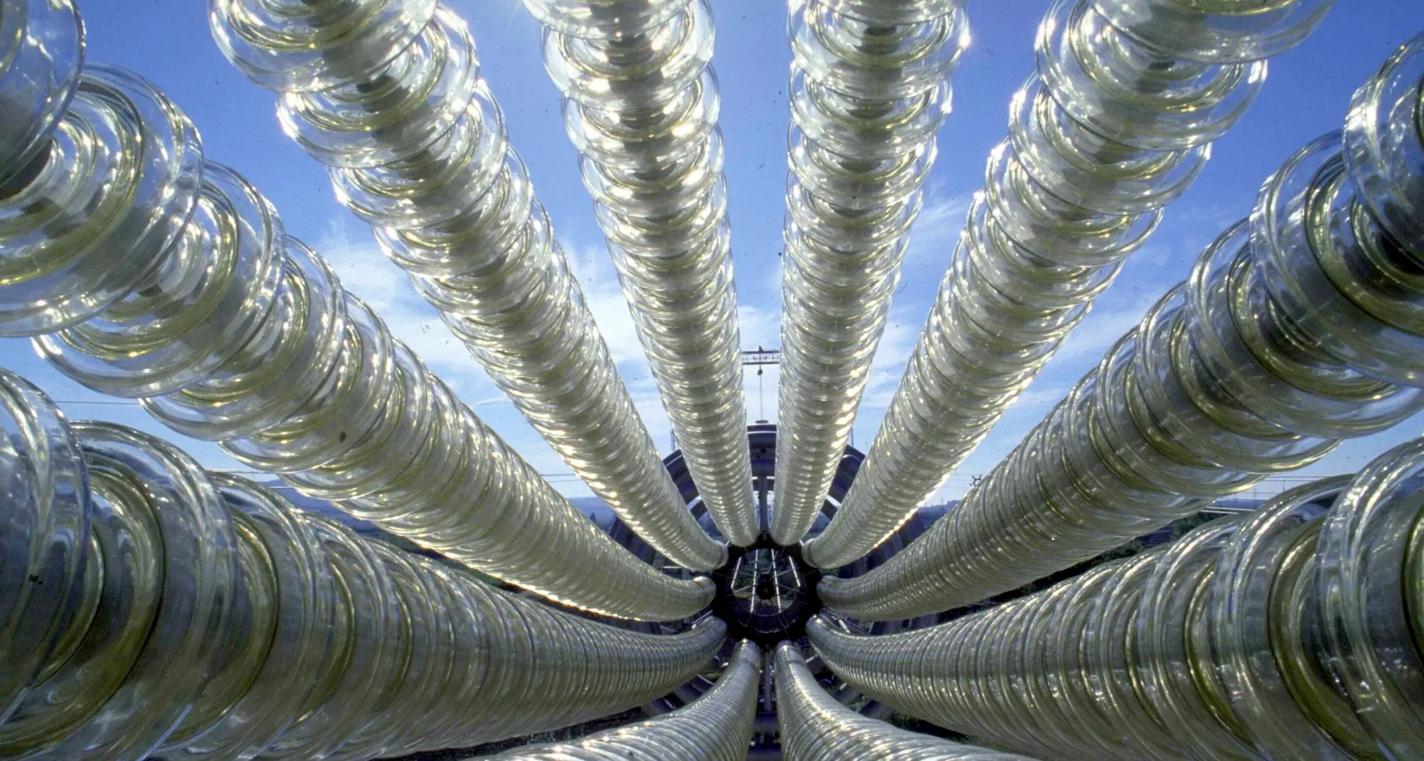 Chiuso l'affare Hde: Enel cede agli australiani per 335 milioni