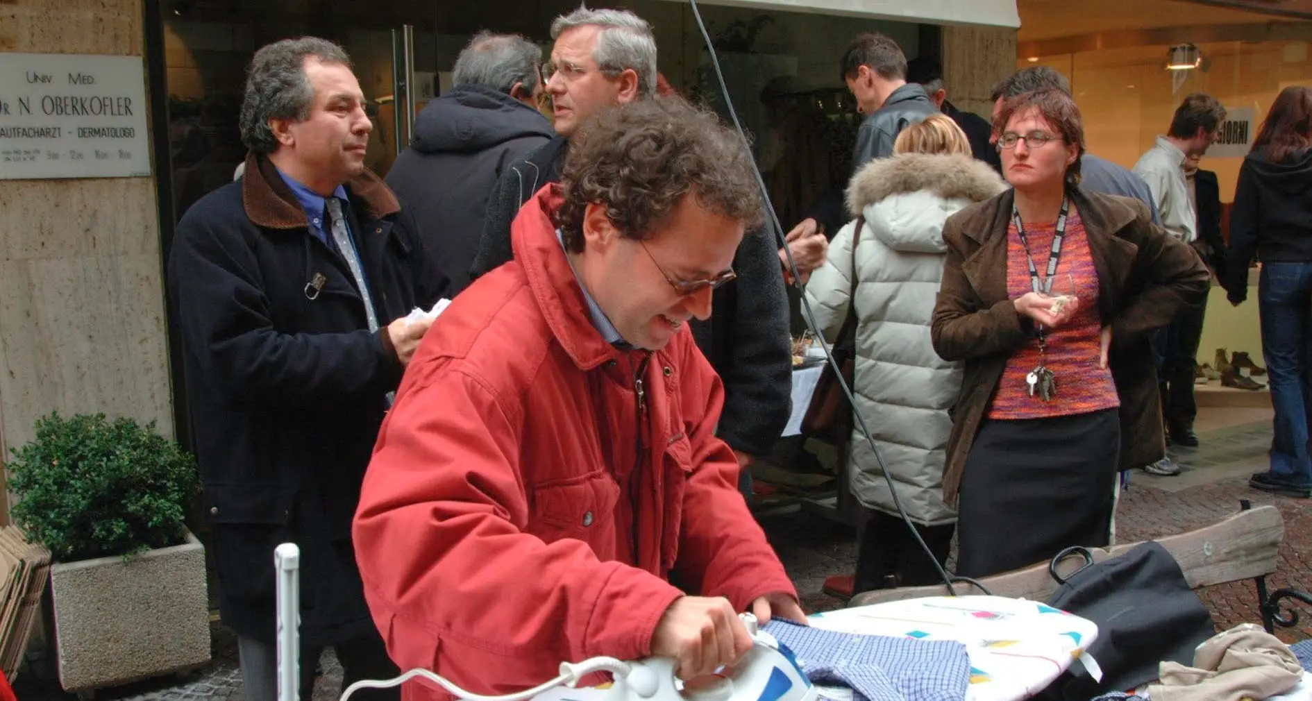 Pari opportunità all'asse da stiro Ecco la gara per gli uomini