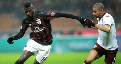Incidente stradale per Ning. L'attaccante milanista rischia un lungo stop