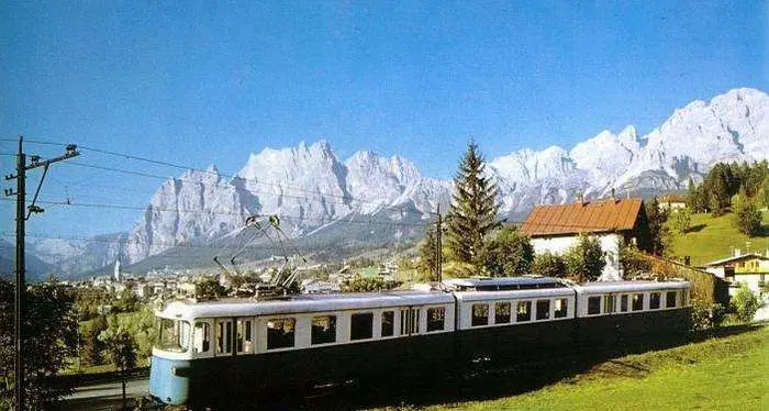 Intesa tra Veneto e Alto Adige per il treno delle Dolomiti