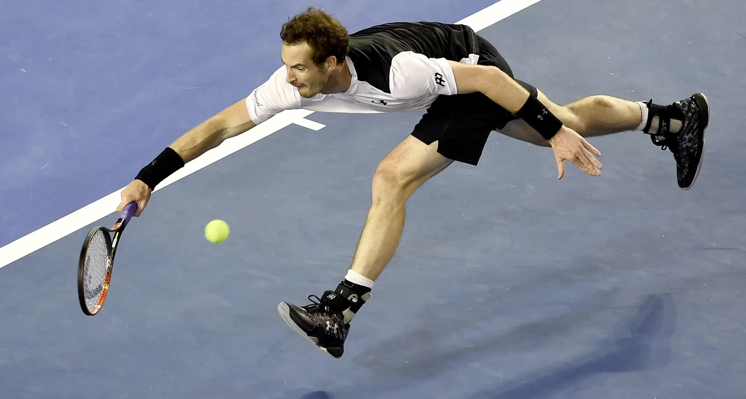 In finale a Melbourne c'è Andy Murray battuto in cinque set il gigante Raonic