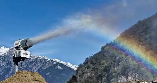 Il cannone da neve spegne gli incendi