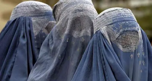 Merkel: «In Germania il burqa sarà vietato, mai la sharia»