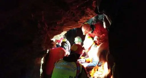 Andalo: cade in una grotta, speleologo ferito: recuperato a 50 metri di profondità