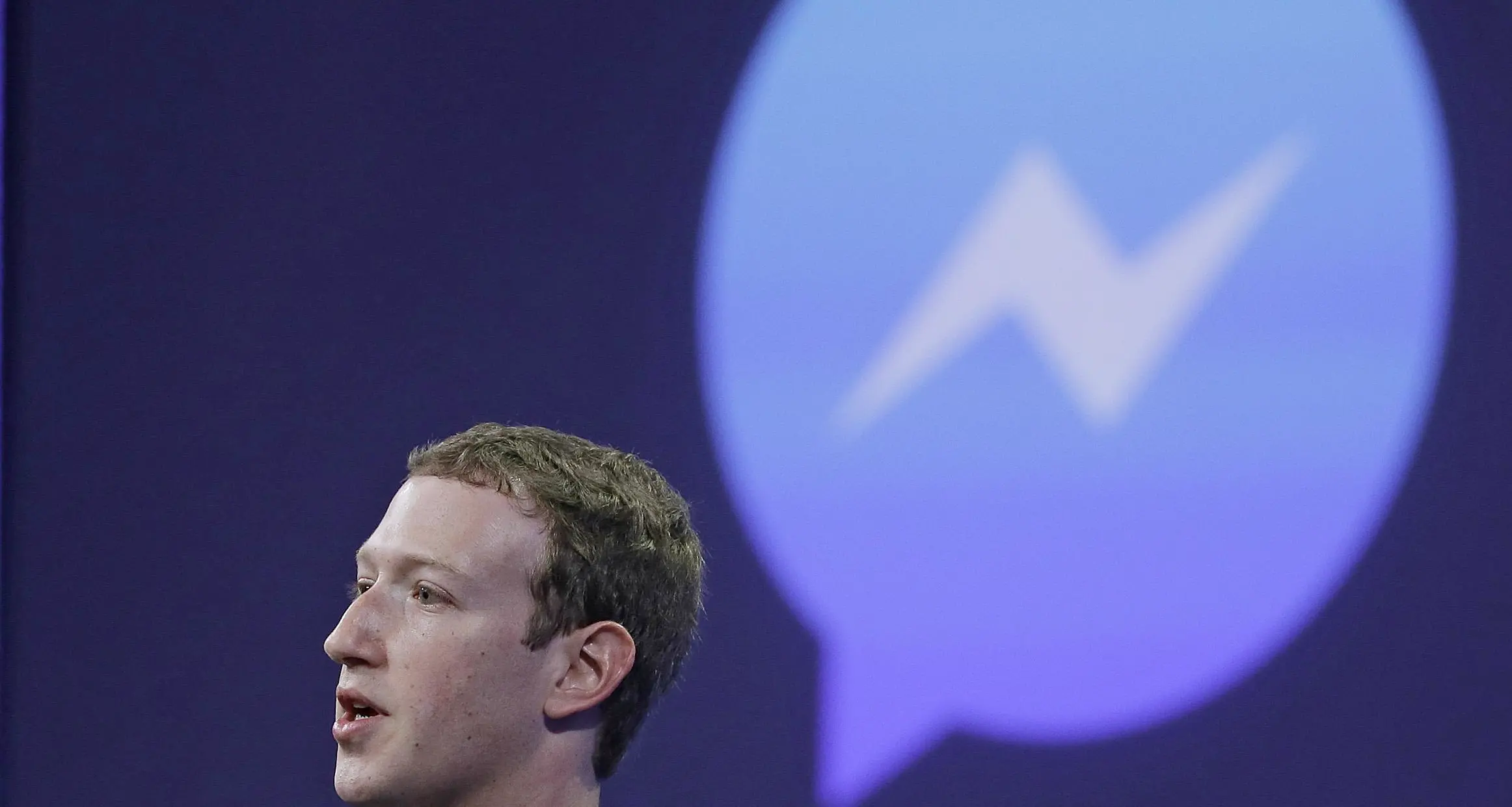 Messenger insegue Whatsapp, ha 800 milioni di utenti