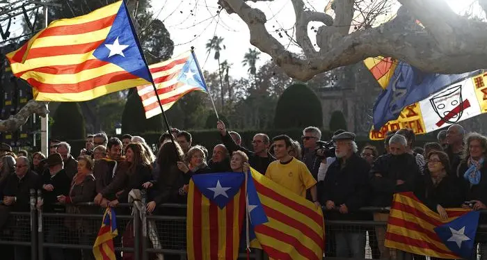 Catalogna, eletto Puigdemont «Ora iter per l'indipendenza»