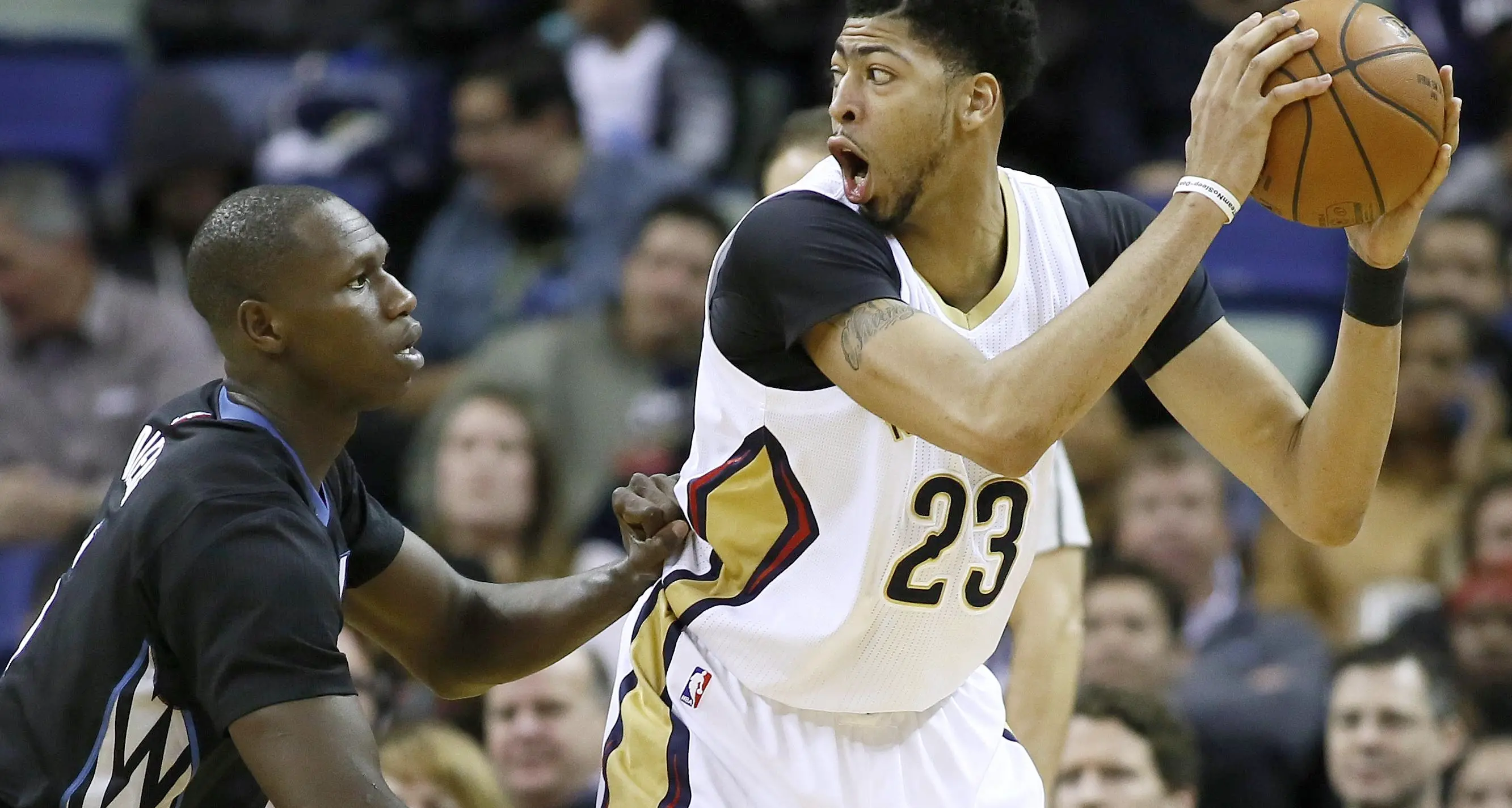 Anthony Davis ci prova, San Antonio ci crede