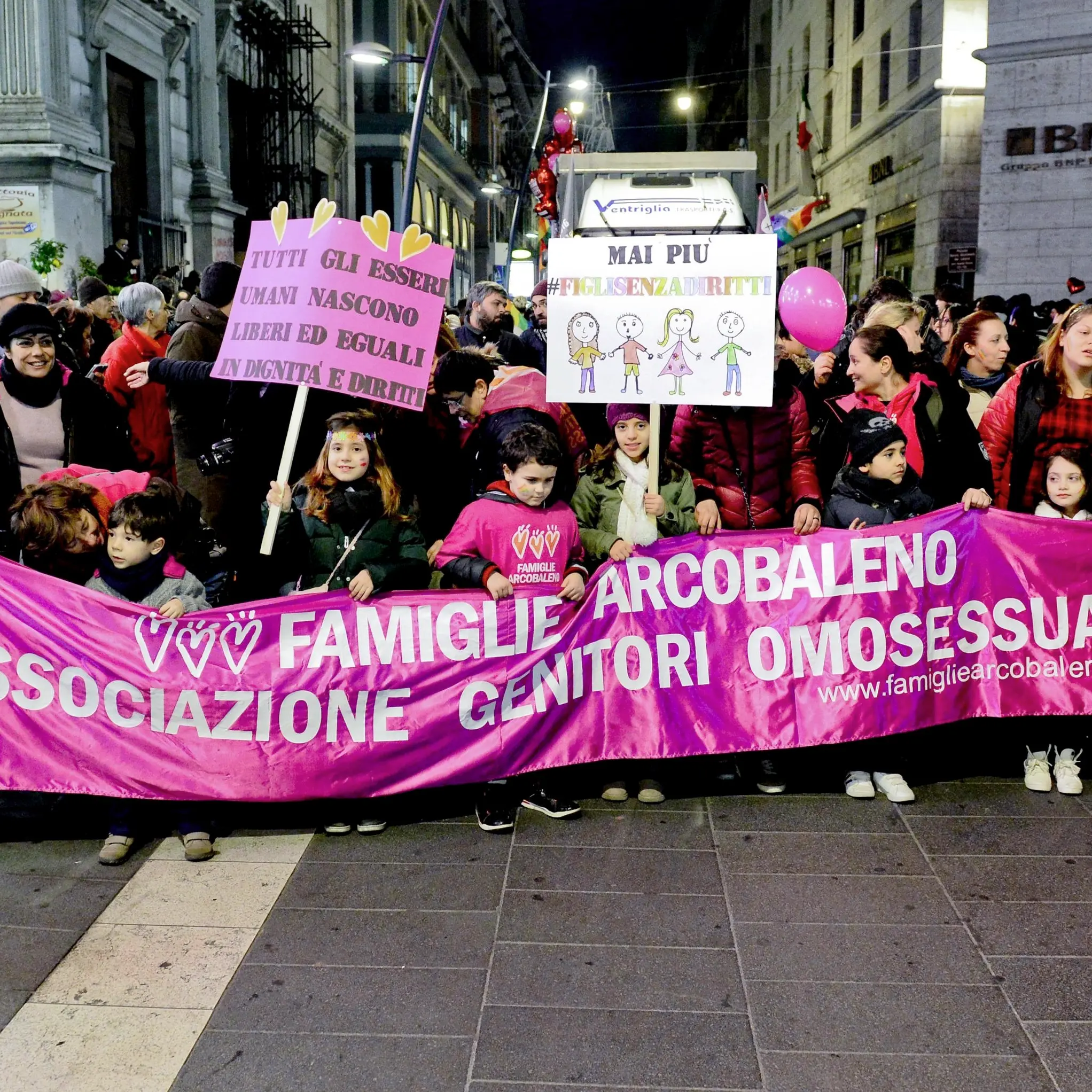 La legge sulle unioni civili? Inderogabile in un Paese laico