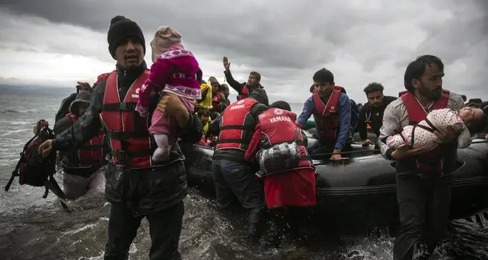 Migranti: naufragio Grecia, morti due bimbi 2 e 7 anni
