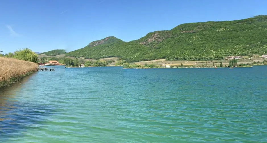 Una falciatrice da 400mila euro per le alghe del lago di Caldaro
