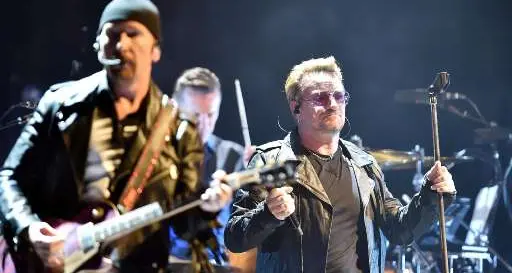 Gli U2 incantano a Torino Grande rock, emozioni e politica