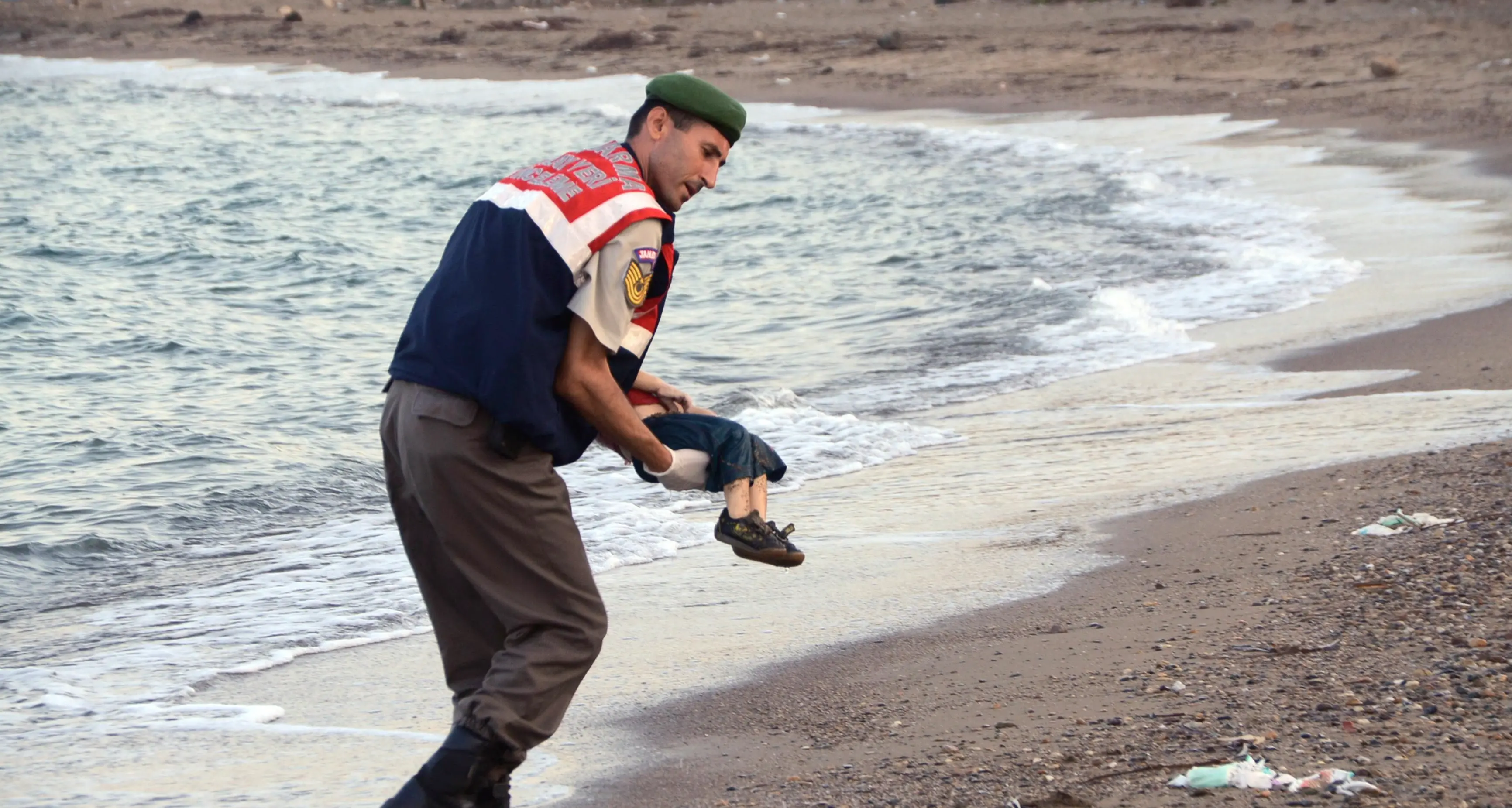 Il grido di Migrantes: nel 2015 700 bambini morti in mare