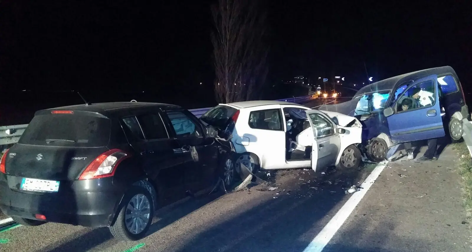 Invade la corsia opposta: schianto fra tre auto A Mattarello quattro feriti: 2 sono gravi