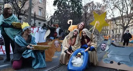 Presepe gay a Torino, Matteo Salvini asinello
