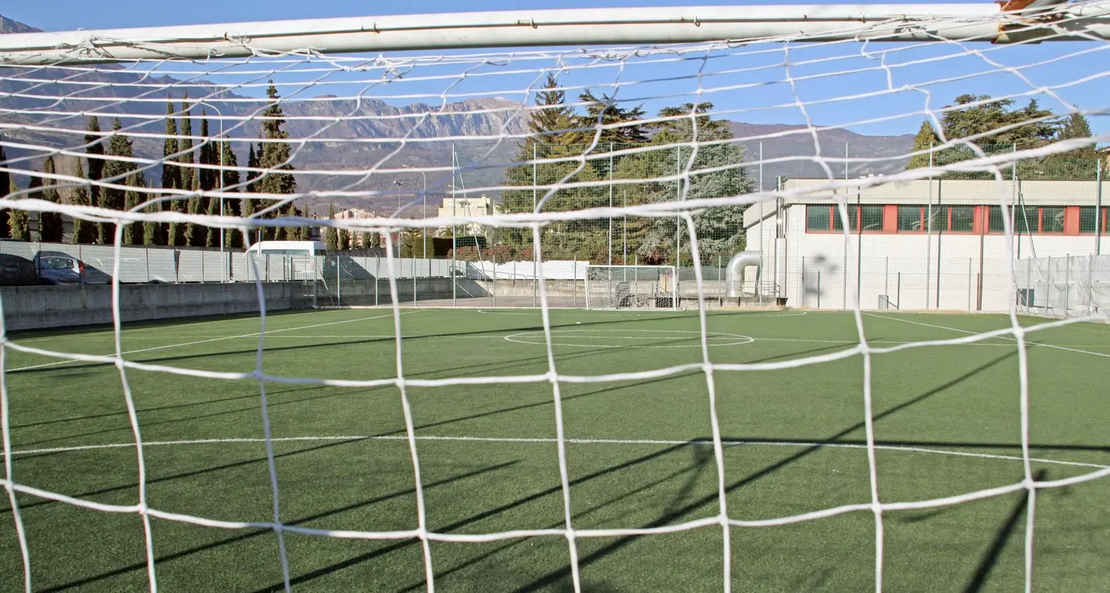 A Rovereto i campi da calcio solo a chi è autorizzato