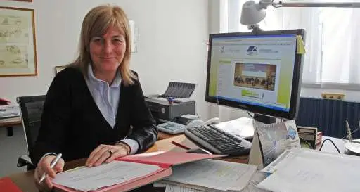Ferma i poliziotti, preside denunciata
