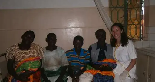 Infermiera in Uganda dove i bimbi rinascono