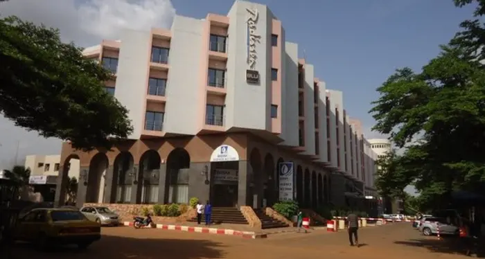 Mali, assalto all'hotel degli stranieri 170 persone prese in ostaggio
