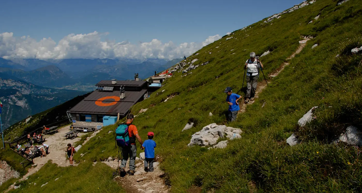 \"Al rifugio Marchetti ci pensiamo noi\"
