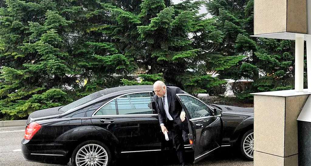 Venduta per 19 mila euro la Mercedes di Durnwalder