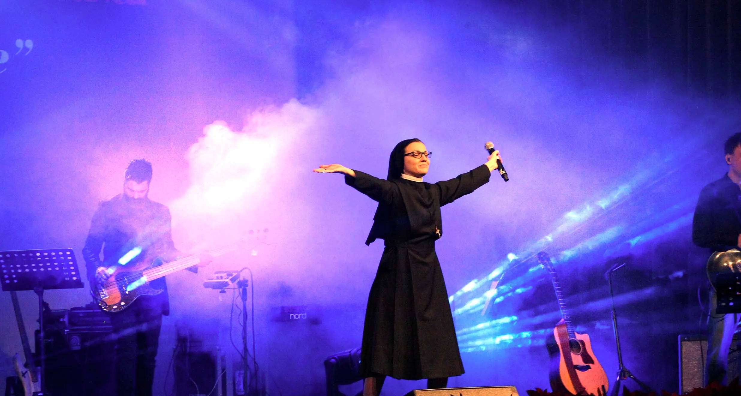 In 800 per suor Cristina a Riva: «Non smettete mai di sognare»