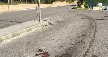 Ubriaco al volante travolge due giovani, muore un 19enne