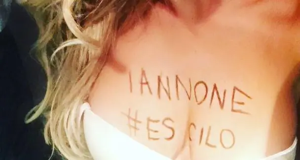 La ex di Lorenzo sta con Vale e scrive a Iannone: «#escilo!»