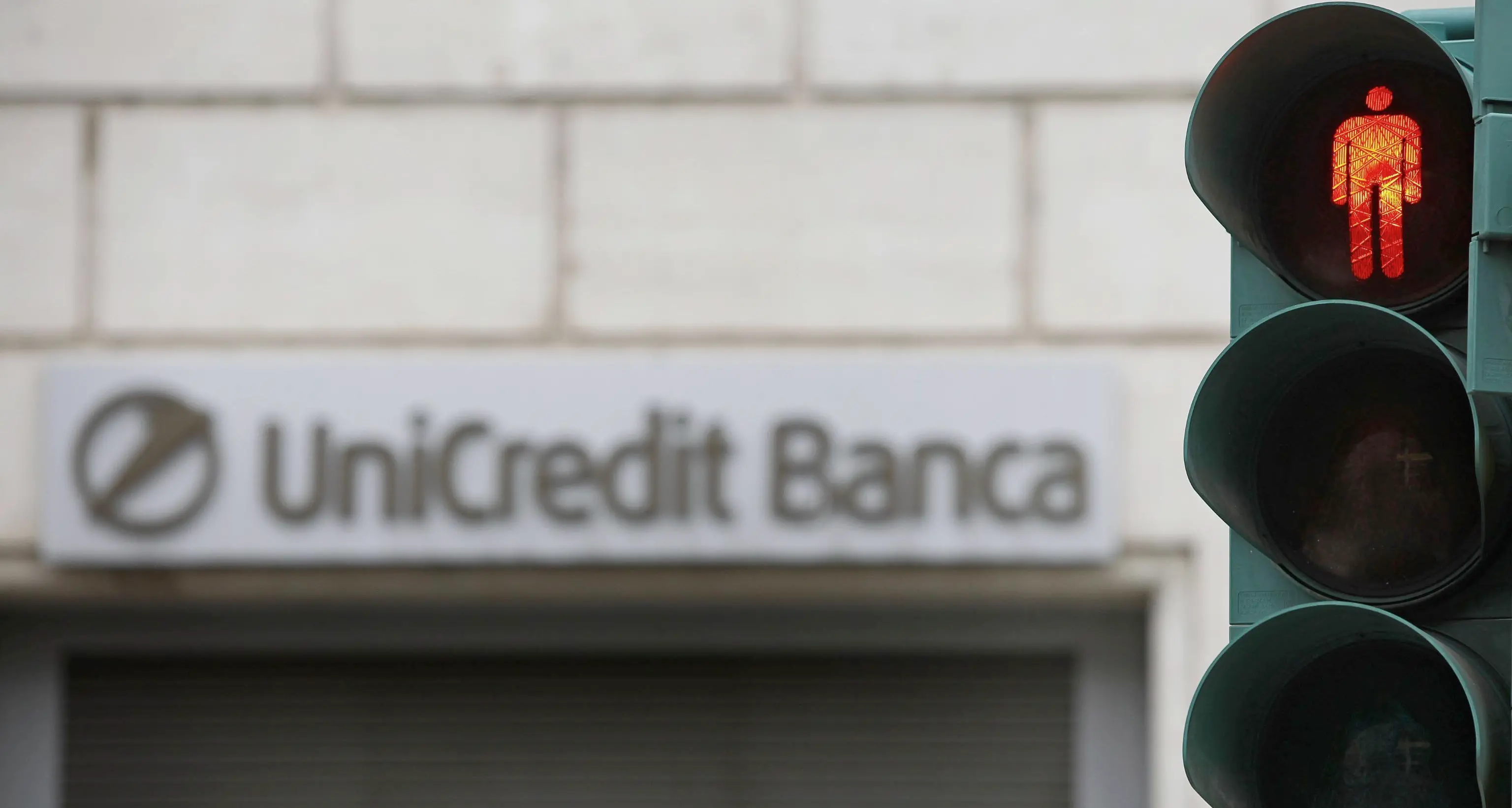 Unicredit, 18.200 «esuberi» In Italia via 6.900 posti