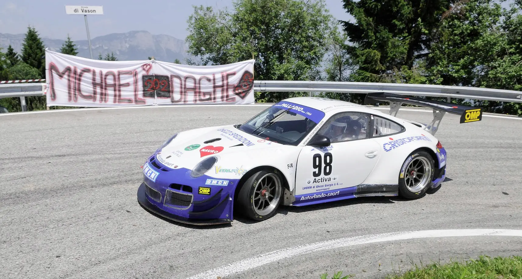 Ogni dettaglio è pronto per il rally di San Martino A ranghi completi per moderno, Historique e Revival