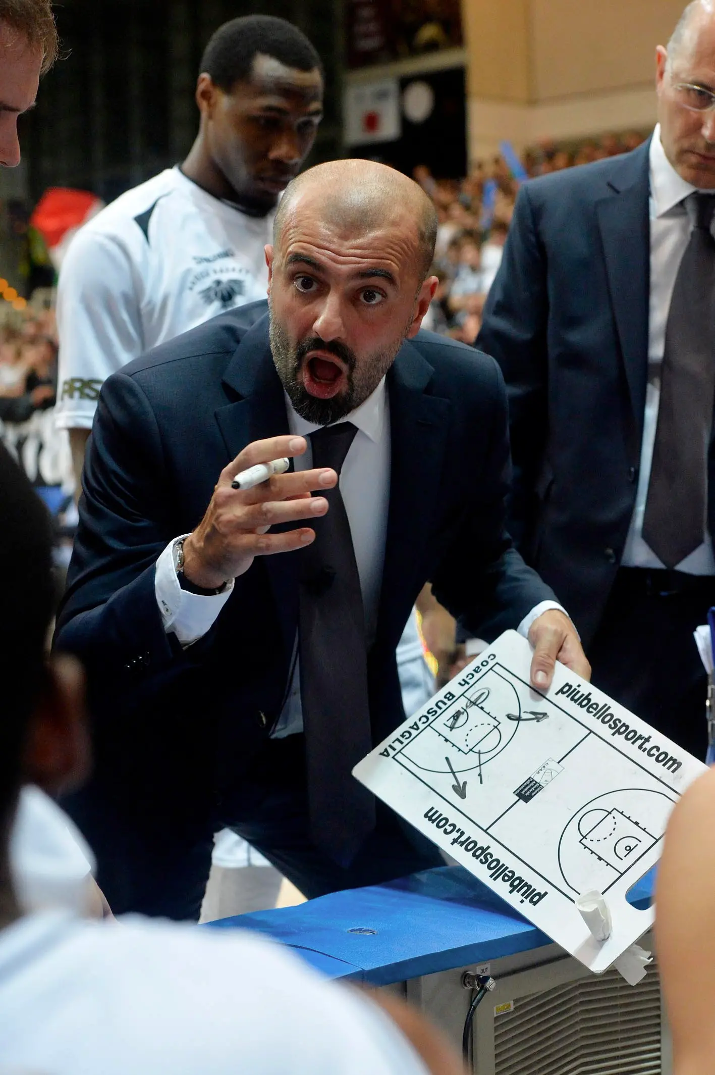 Una vittoria storica contro Milano di Repesa Una pagina di basket trentino impareggiabile