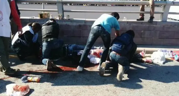 Ankara, attentato anti-curdo al corteo pacifista: 86 morti