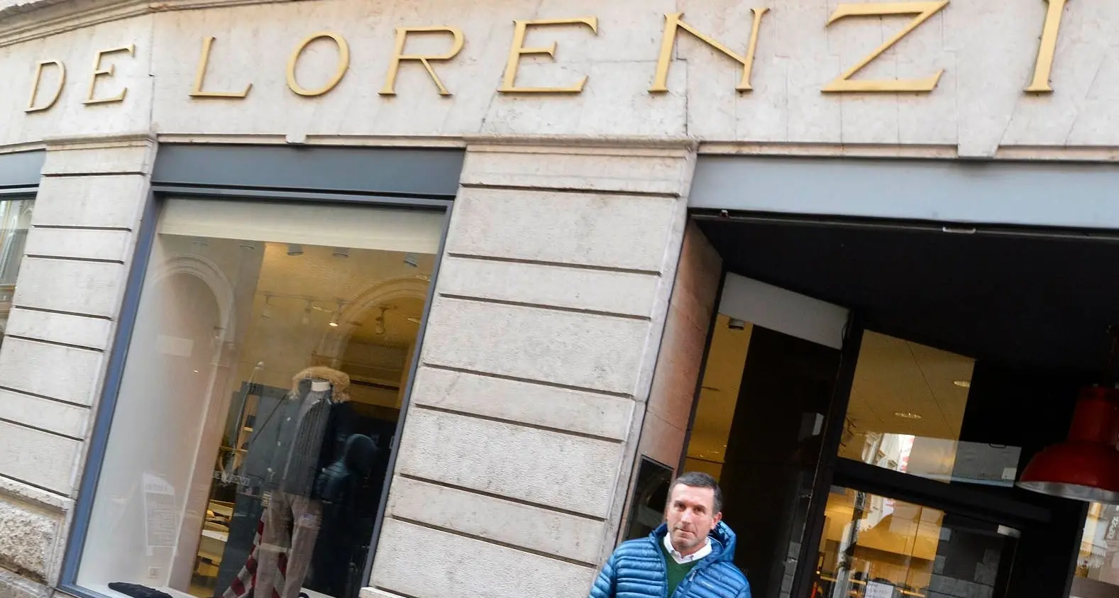 Dopo un secolo chiude il negozio Vittorio De Lorenzi