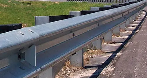 Guardrail non adeguato, 900mila euro ai parenti di una vittima